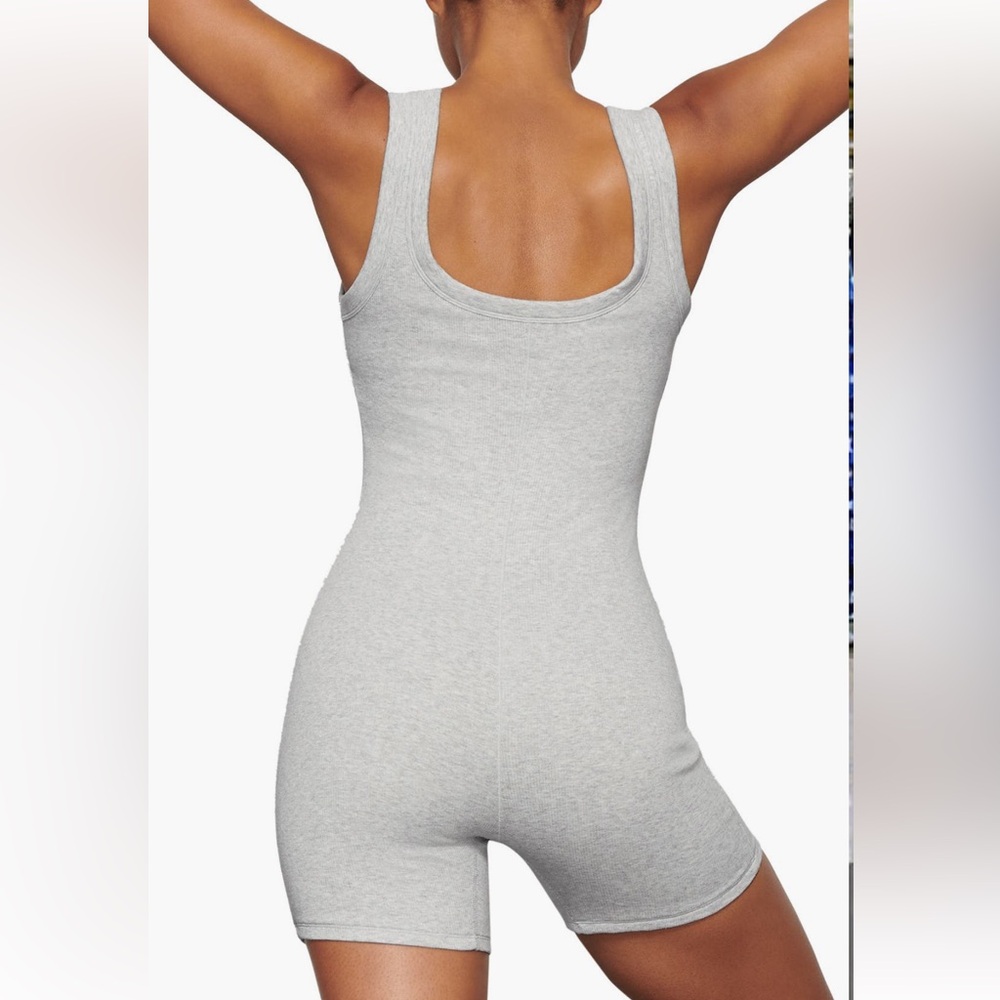 SKIMS Heather Gray Ribbed Scoop-Neck Romper - Picture 4 of 7